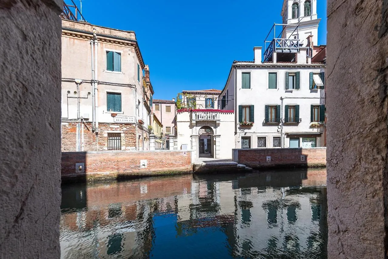 Ln Luxe Apartment Venice Canal View